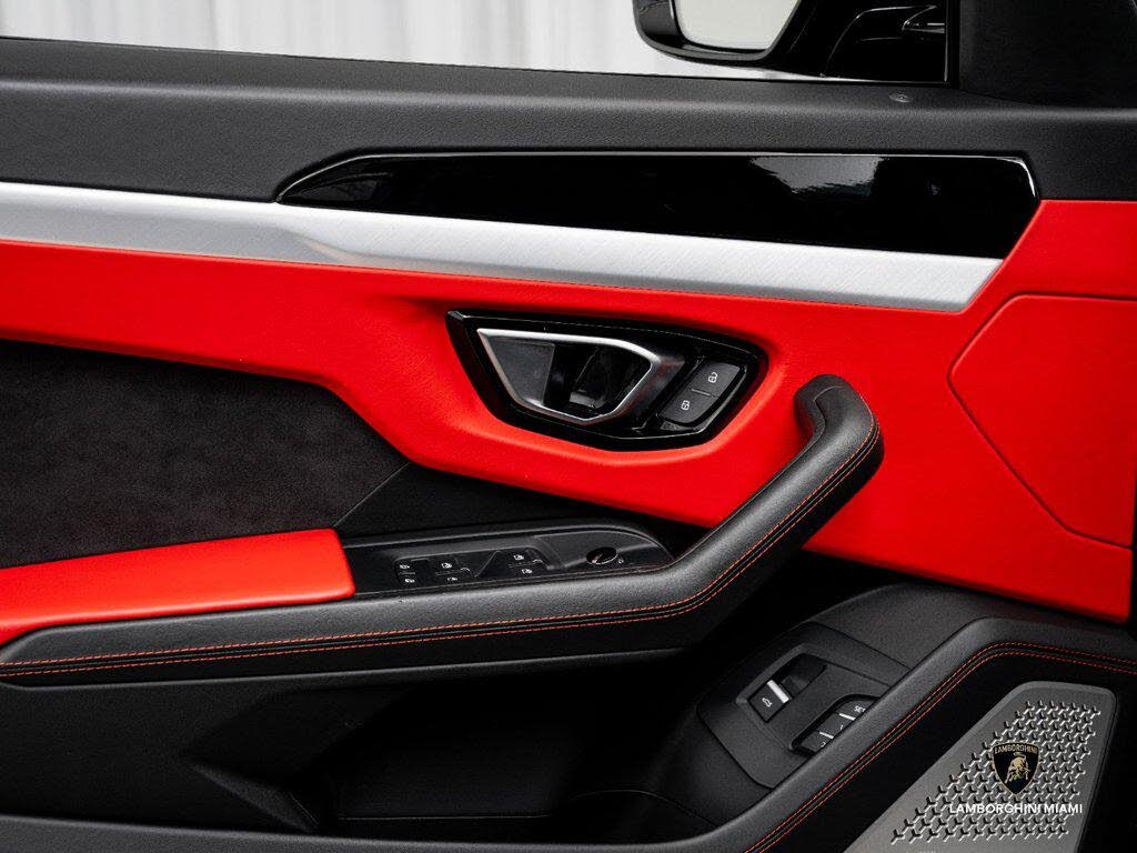 2022 Lamborghini Urus AWD photo 19