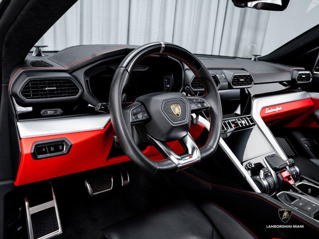 2022 Lamborghini Urus AWD photo 23