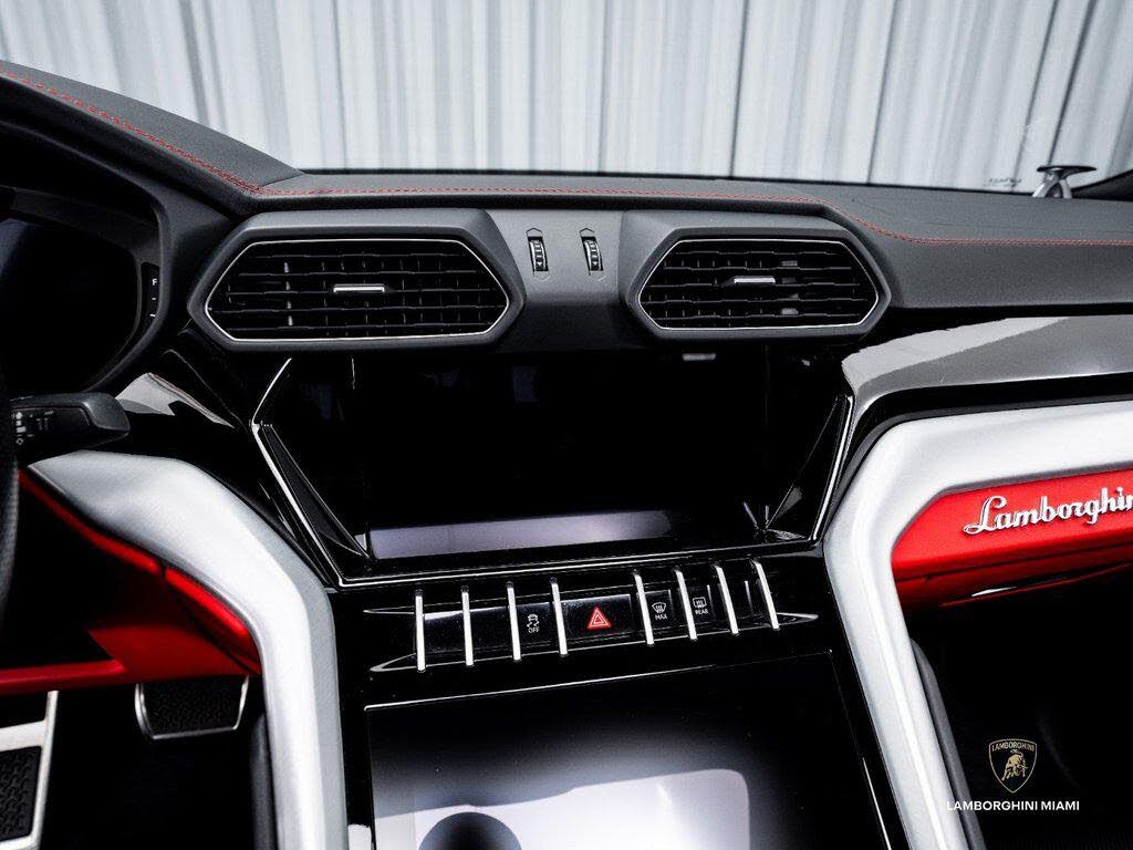 2022 Lamborghini Urus AWD photo 24