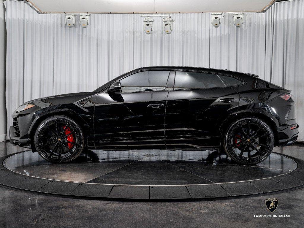 2022 Lamborghini Urus AWD photo 5