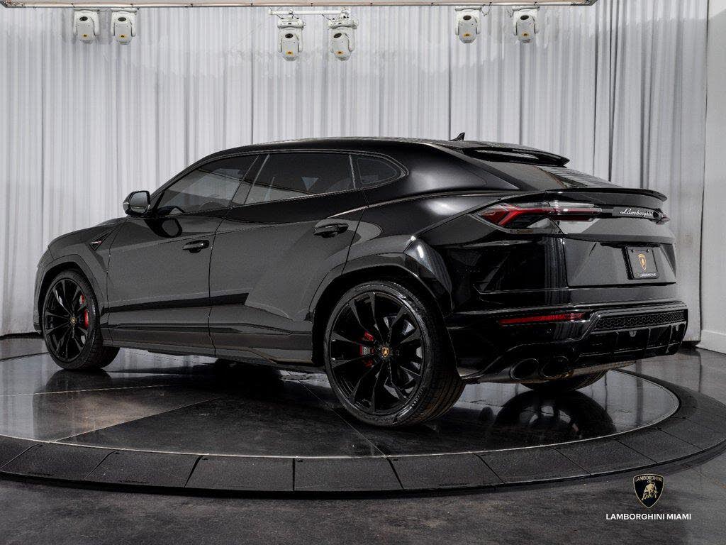 2022 Lamborghini Urus AWD photo 8