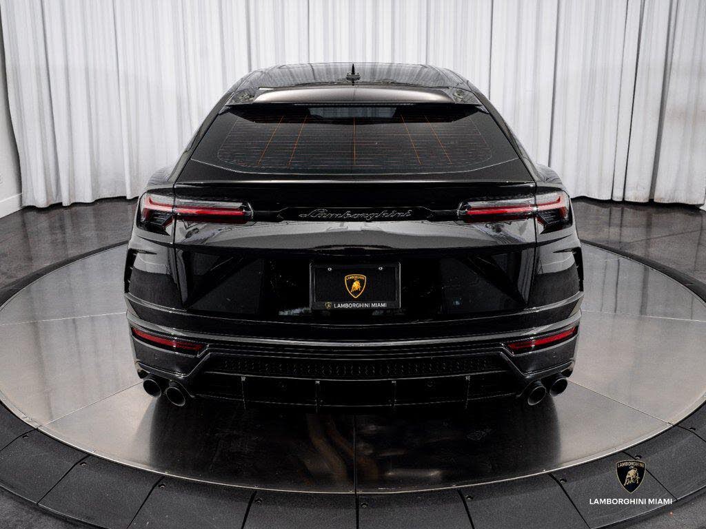 2022 Lamborghini Urus AWD photo 10