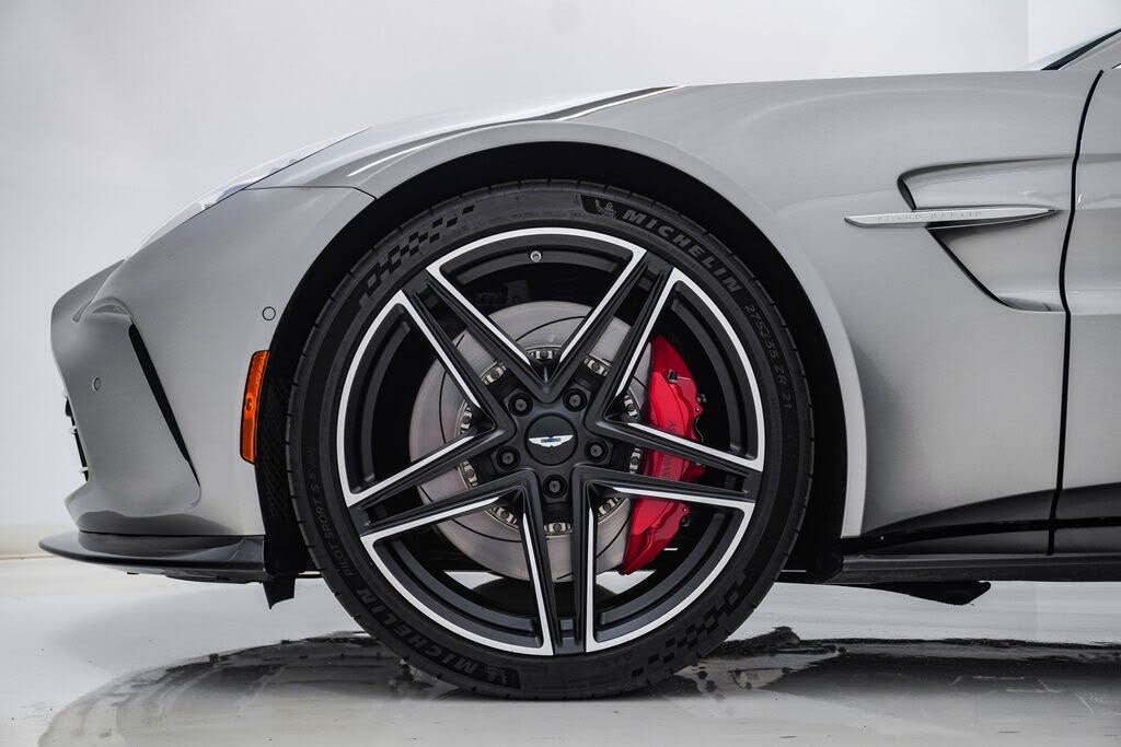2025 Aston Martin Vantage Coupe RWD photo 15