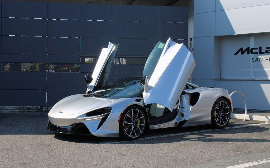 2026 McLaren Artura RWD