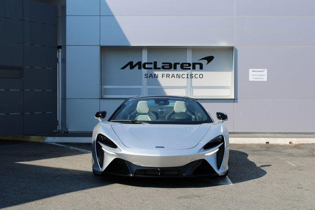 2026 McLaren Artura RWD photo 11