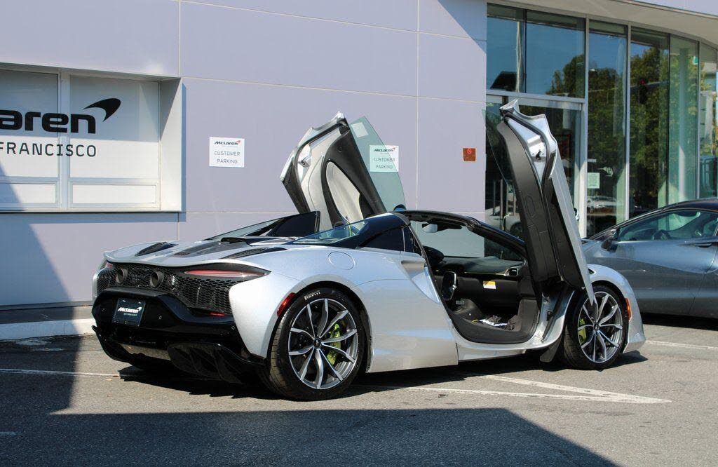 2026 McLaren Artura RWD photo 17