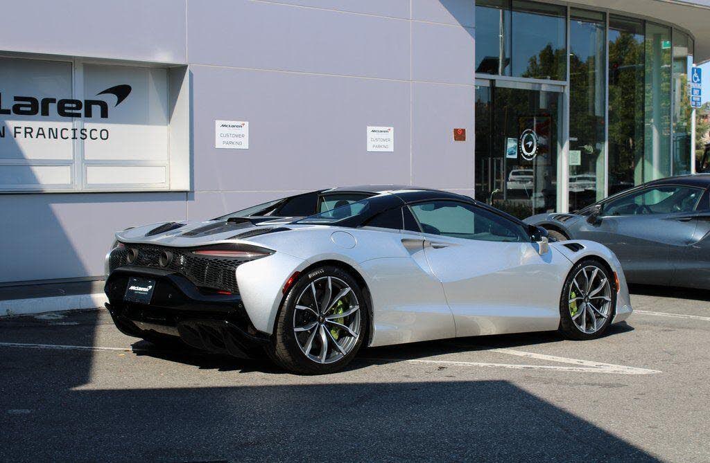 2026 McLaren Artura RWD photo 18