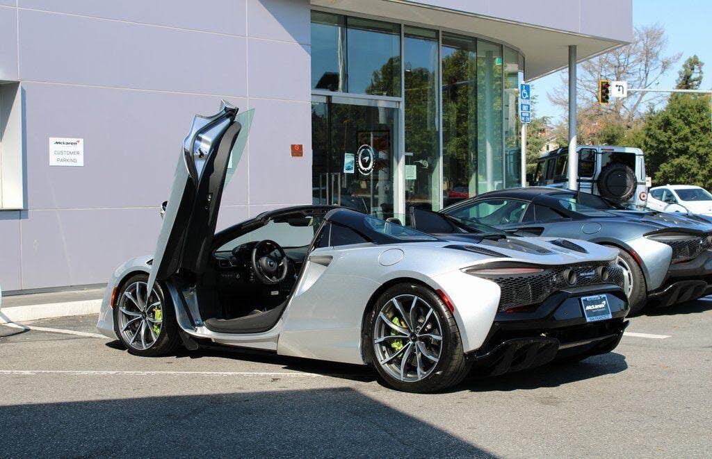 2026 McLaren Artura RWD photo 23