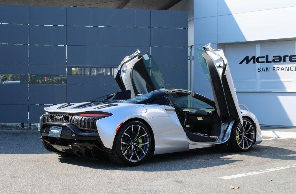 2026 McLaren Artura RWD photo 24
