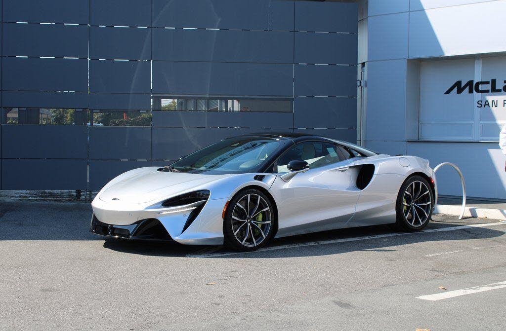 2026 McLaren Artura RWD photo 6