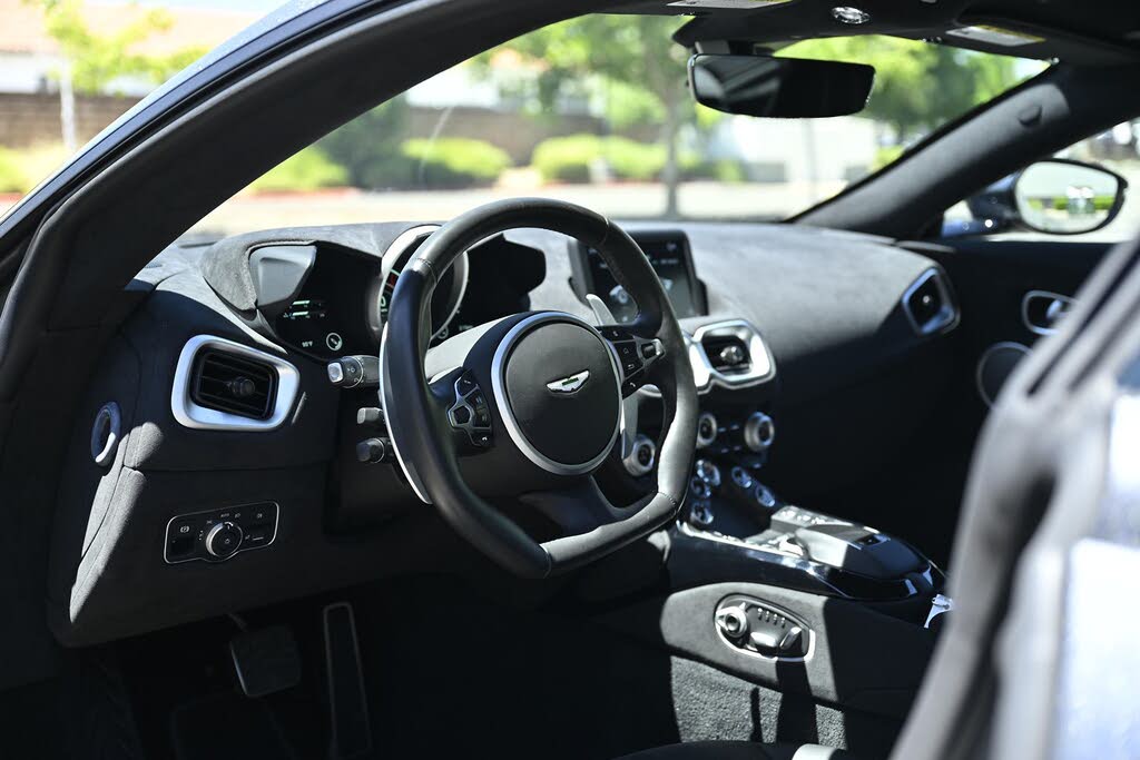 2020 Aston Martin Vantage RWD photo 12