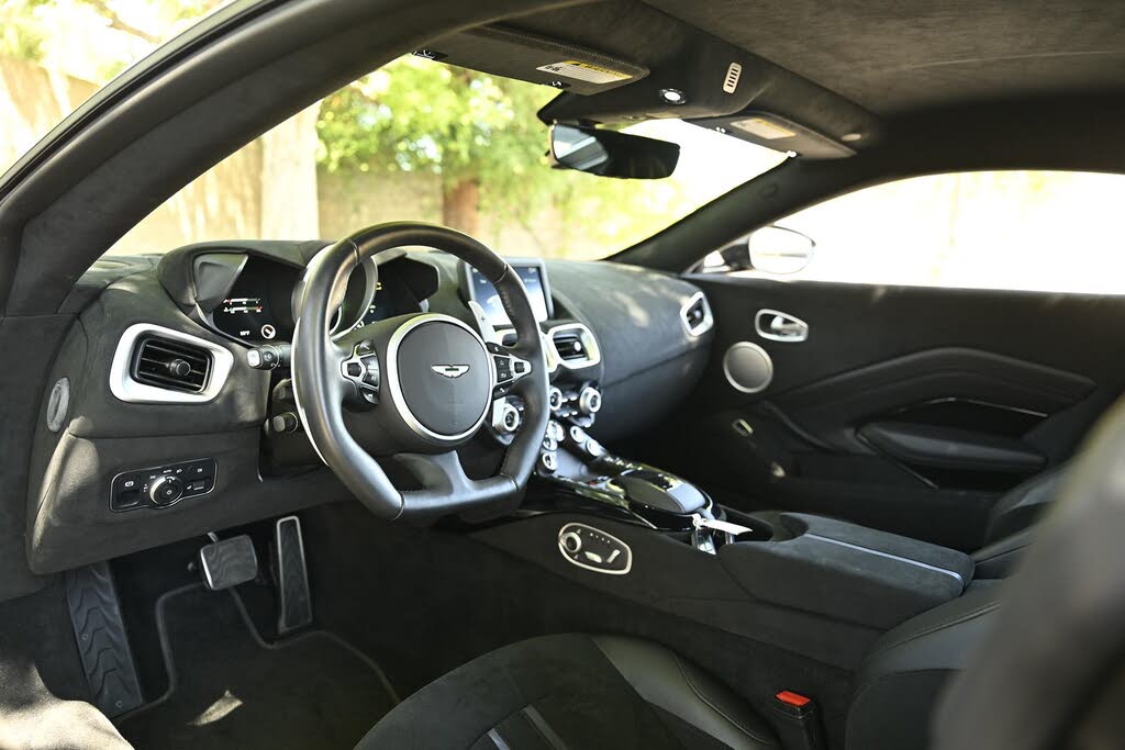 2020 Aston Martin Vantage RWD photo 14