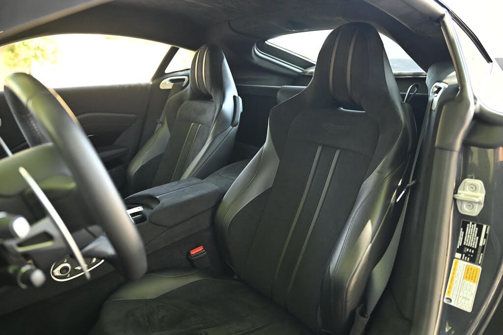 2020 Aston Martin Vantage RWD photo 16