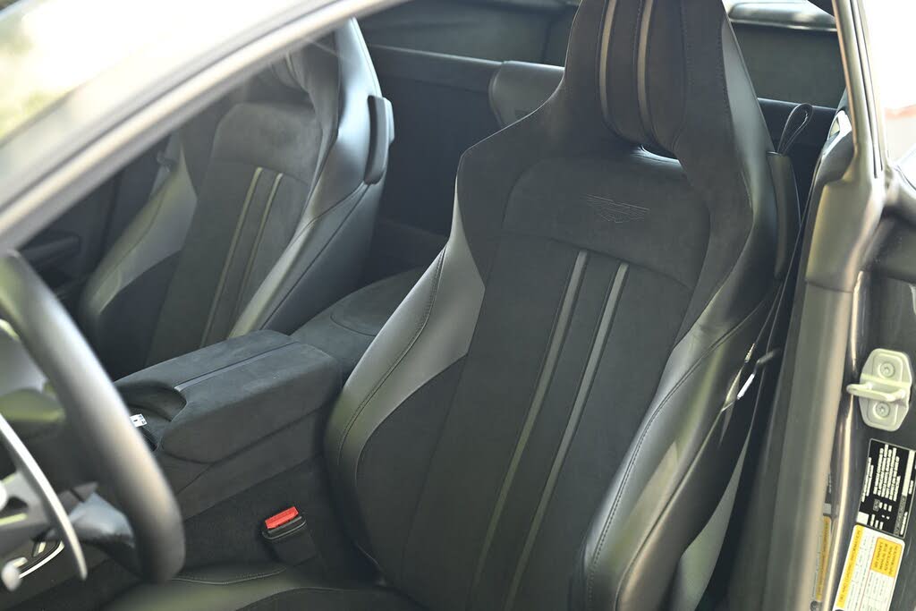 2020 Aston Martin Vantage RWD photo 17