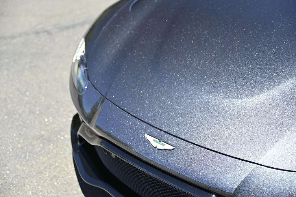 2020 Aston Martin Vantage RWD photo 3