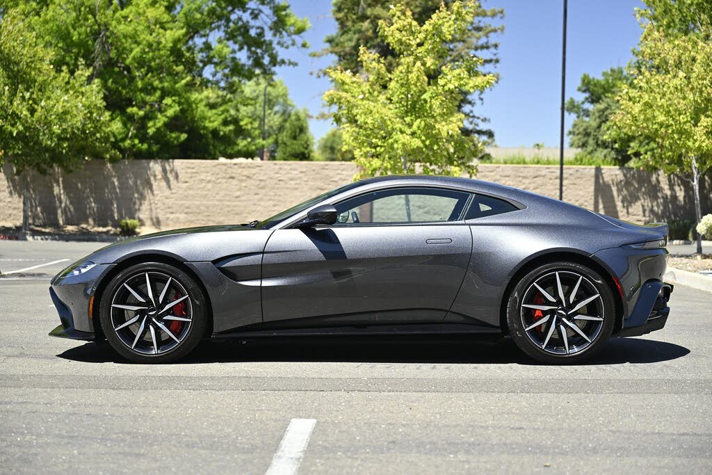 2020 Aston Martin Vantage RWD photo 6