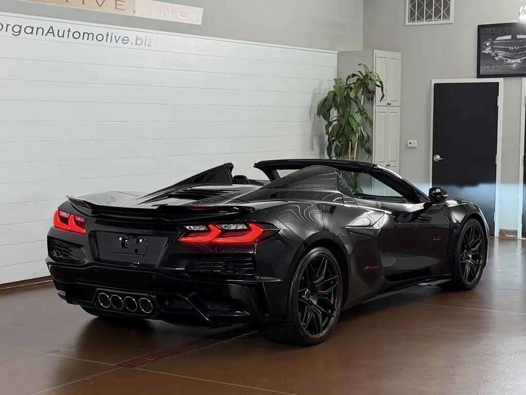 2023 Chevrolet Corvette Z06 3LZ Convertible RWD photo 3