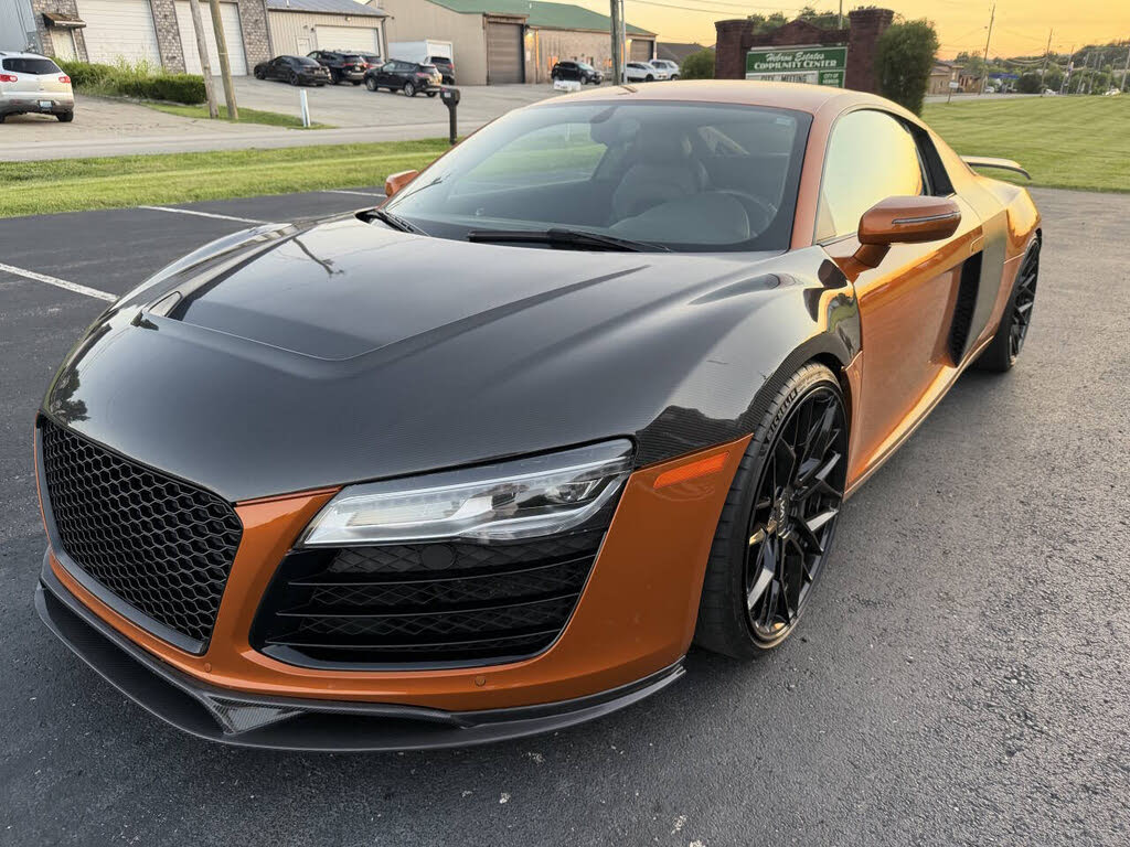 2014 Audi R8 quattro V8 Coupe AWD photo 13 of 24