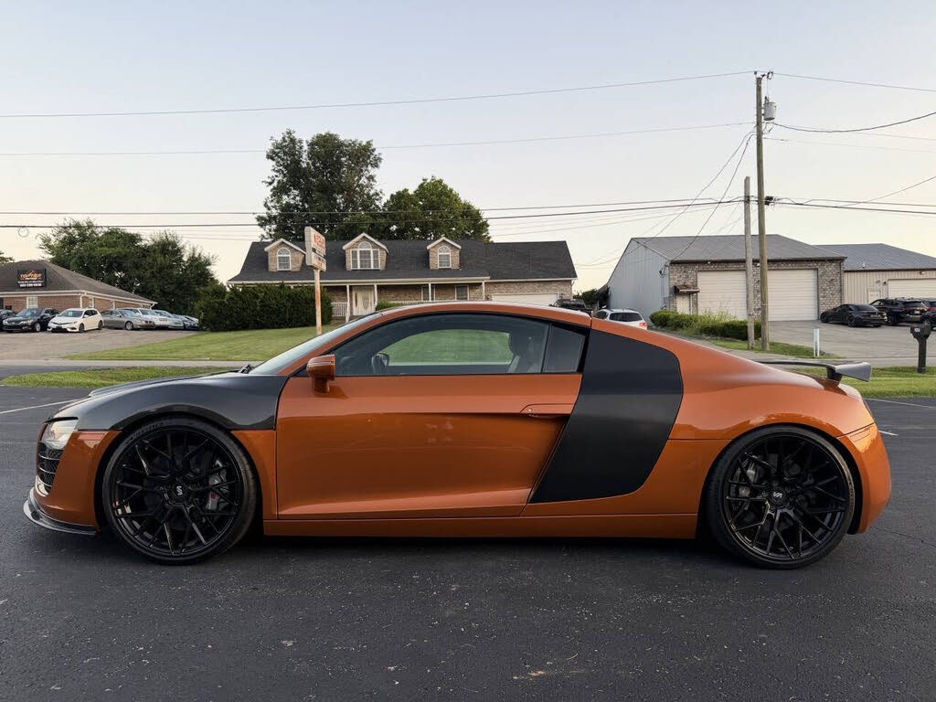 2014 Audi R8 quattro V8 Coupe AWD photo 3 of 24