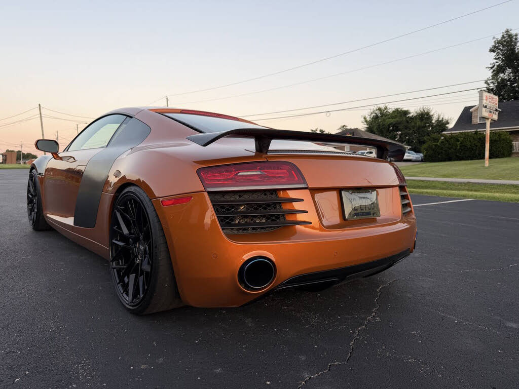 2014 Audi R8 quattro V8 Coupe AWD photo 4 of 24