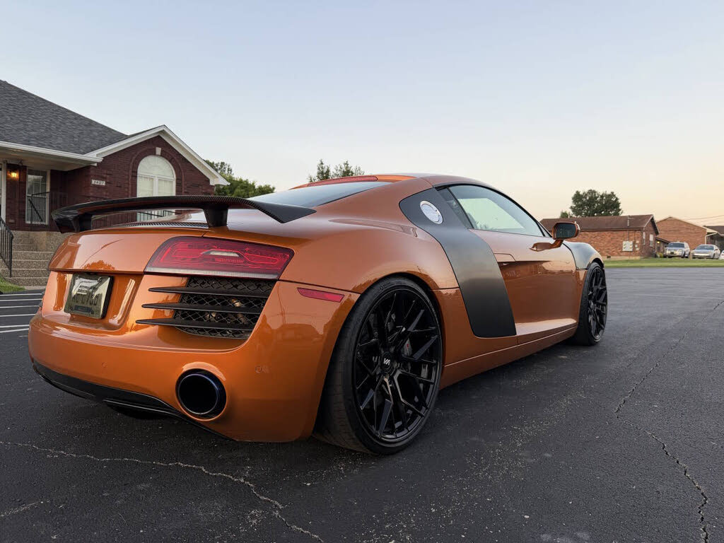 2014 Audi R8 quattro V8 Coupe AWD photo 7 of 24