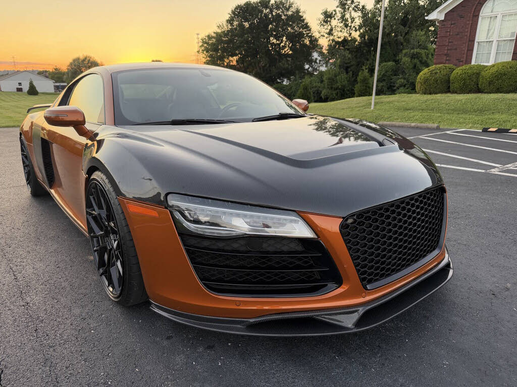 2014 Audi R8 quattro V8 Coupe AWD photo 10 of 24
