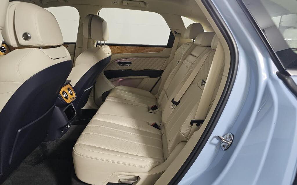 2021 Bentley Bentayga V8 AWD photo 14