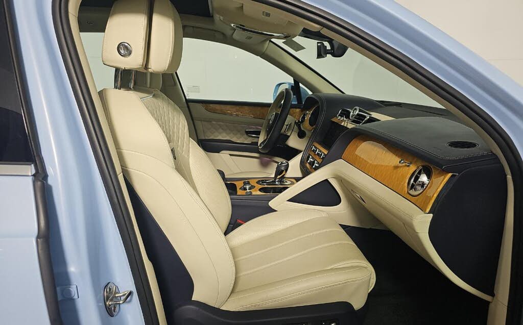 2021 Bentley Bentayga V8 AWD photo 9
