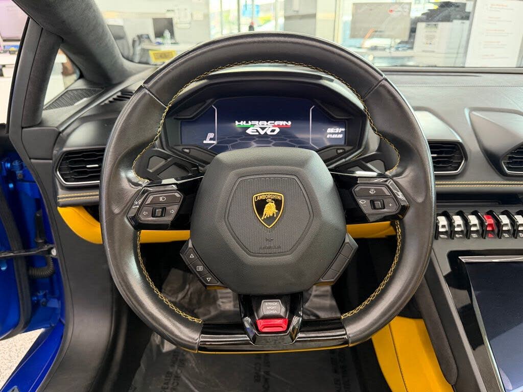 2022 Lamborghini Huracan LP 610-2 EVO Spyder RWD photo 13 of 23