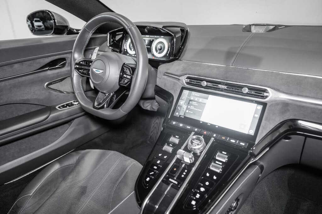 2025 Aston Martin Vantage Coupe RWD photo 17