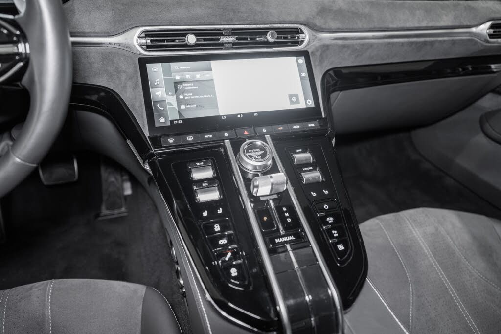 2025 Aston Martin Vantage Coupe RWD photo 20