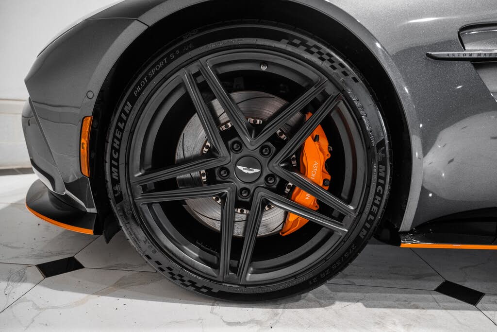 2025 Aston Martin Vantage Coupe RWD photo 4