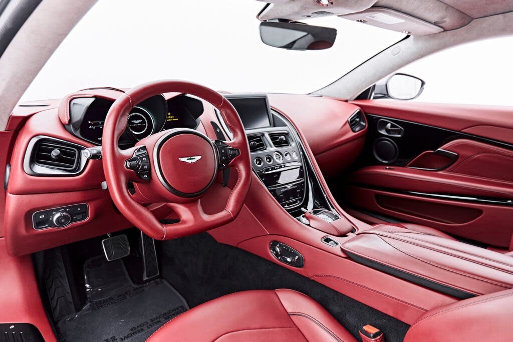 2021 Aston Martin DBS Superleggera Coupe RWD photo 2