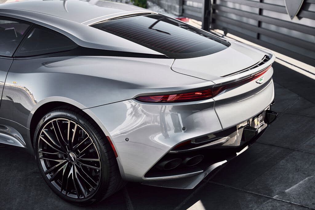 2021 Aston Martin DBS Superleggera Coupe RWD photo 13