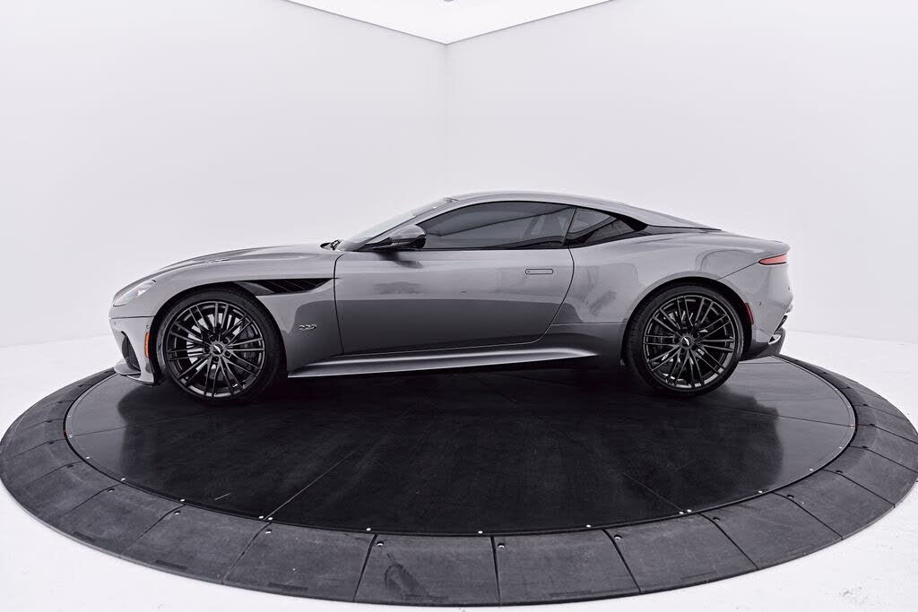 2021 Aston Martin DBS Superleggera Coupe RWD photo 17