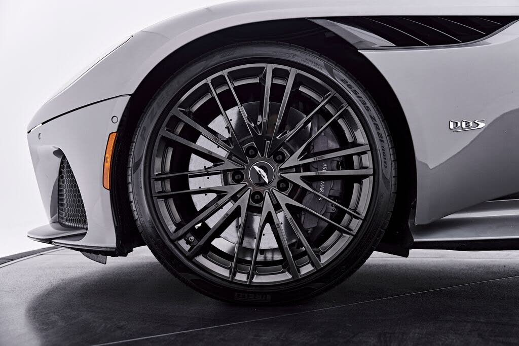 2021 Aston Martin DBS Superleggera Coupe RWD photo 3