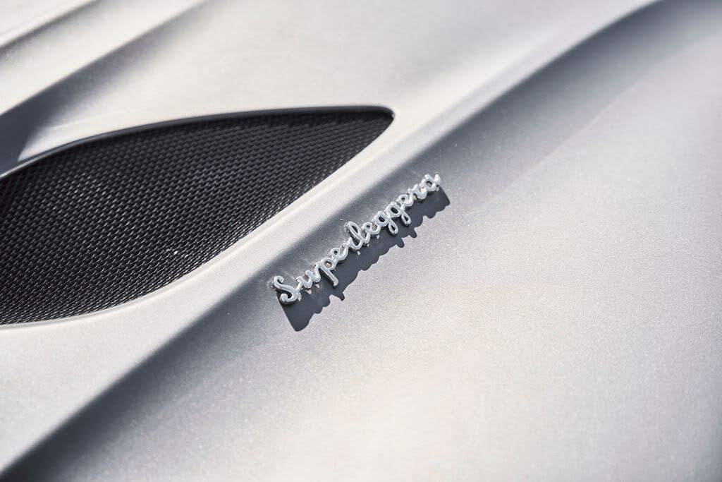 2021 Aston Martin DBS Superleggera Coupe RWD photo 8