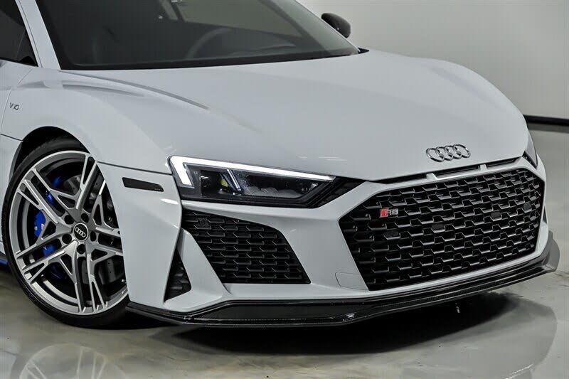 2022 Audi R8 quattro V10 Performance Coupe AWD photo 2 of 24