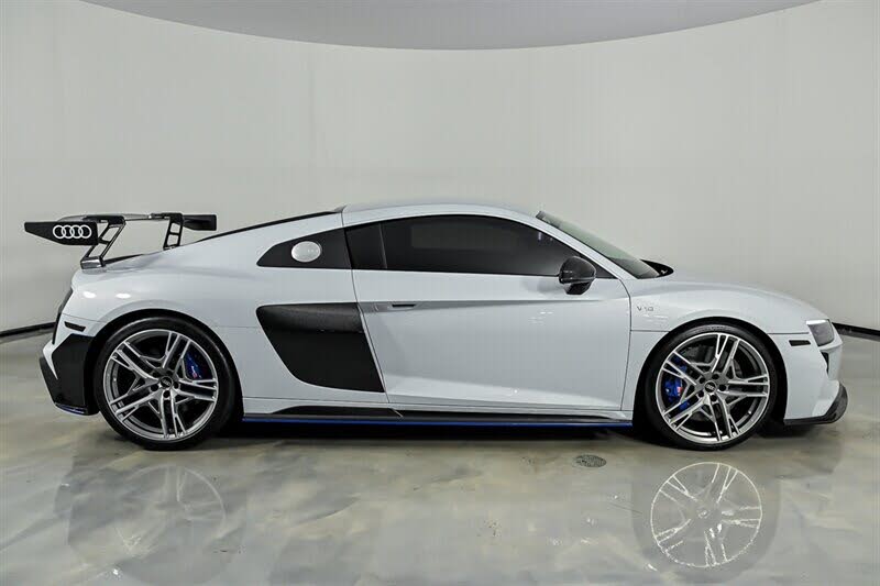 2022 Audi R8 quattro V10 Performance Coupe AWD photo 13 of 24