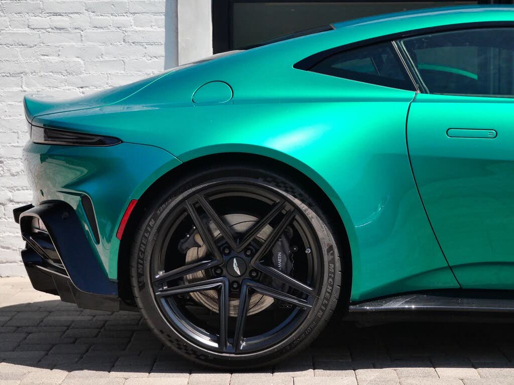 2025 Aston Martin Vantage Coupe RWD photo 15