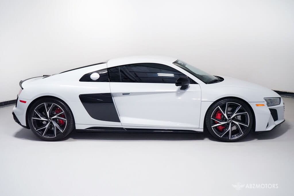 2022 Audi R8 V10 Performance Coupe RWD photo 4 of 24