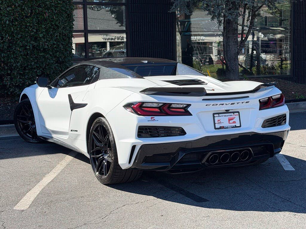 2025 Chevrolet Corvette Z06 2LZ Convertible RWD photo 18