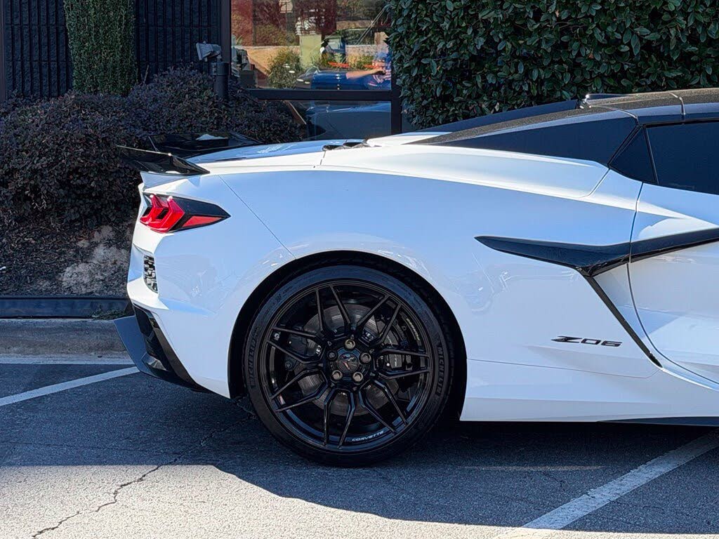 2025 Chevrolet Corvette Z06 2LZ Convertible RWD photo 21
