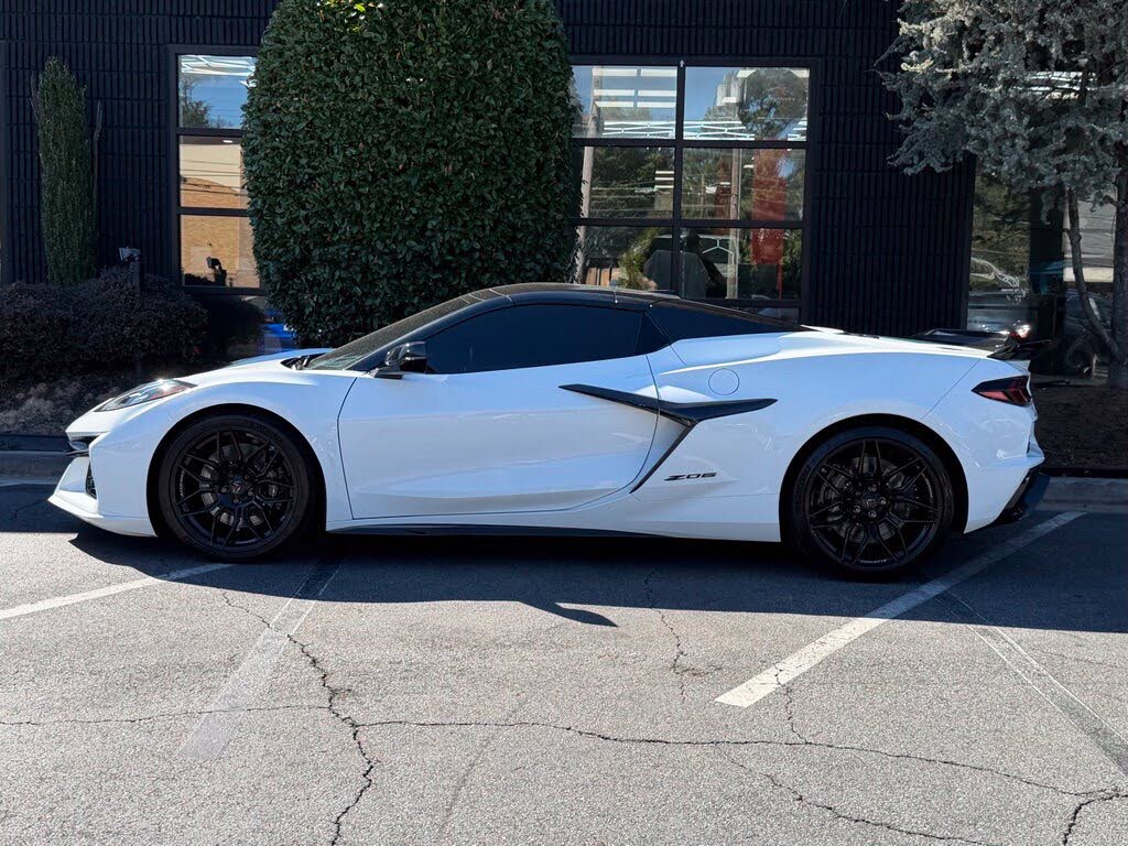 2025 Chevrolet Corvette Z06 2LZ Convertible RWD photo 9