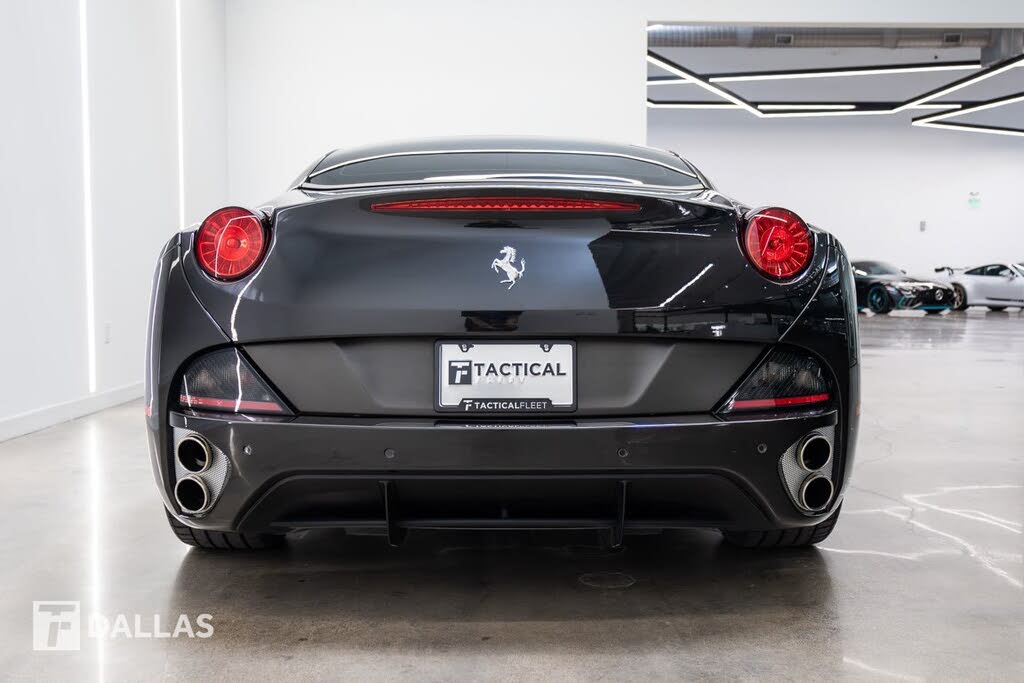 2011 Ferrari California Roadster photo 13