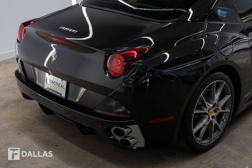 2011 Ferrari California Roadster photo 16