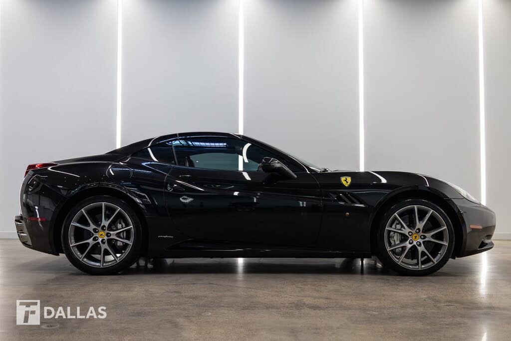 2011 Ferrari California Roadster photo 17