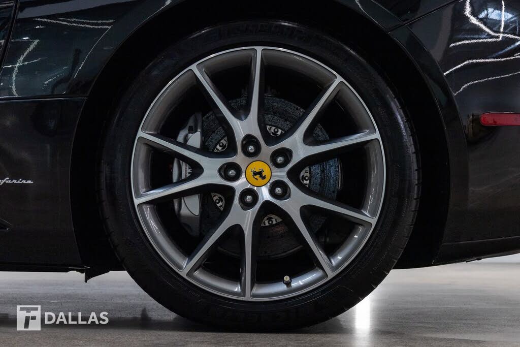 2011 Ferrari California Roadster photo 3