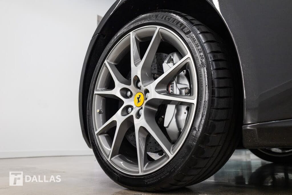 2011 Ferrari California Roadster photo 21