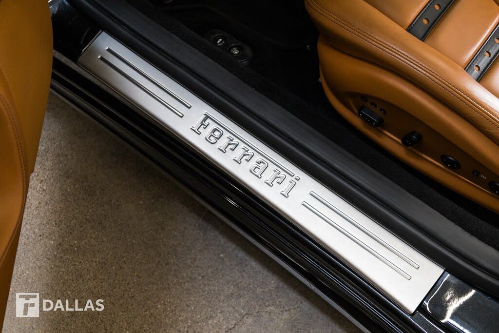 2011 Ferrari California Roadster photo 24